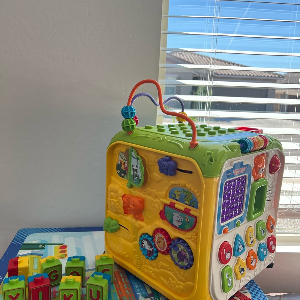 Interactive Learning Cube with Blocks - Picture 5 of 5